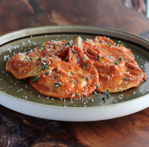 chorizo-feta-ravioli-roasted-red-pepper-sauce